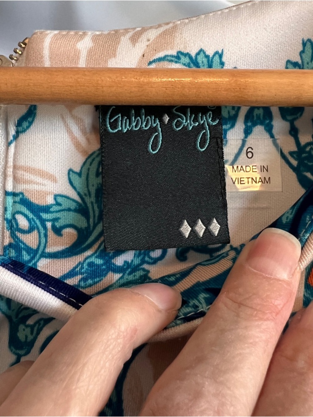 2/$25 GABBY SKYE Fit Flare Mini Size 6 Pockets - Picture 6 of 6